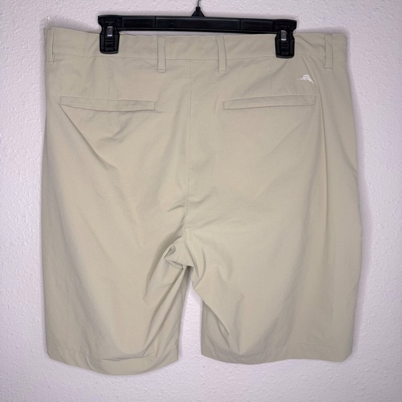 Tommy Bahama Chip Shot Shorts Tan Golf Performance 10-inch Men’s Size 36 - Picture 2 of 14